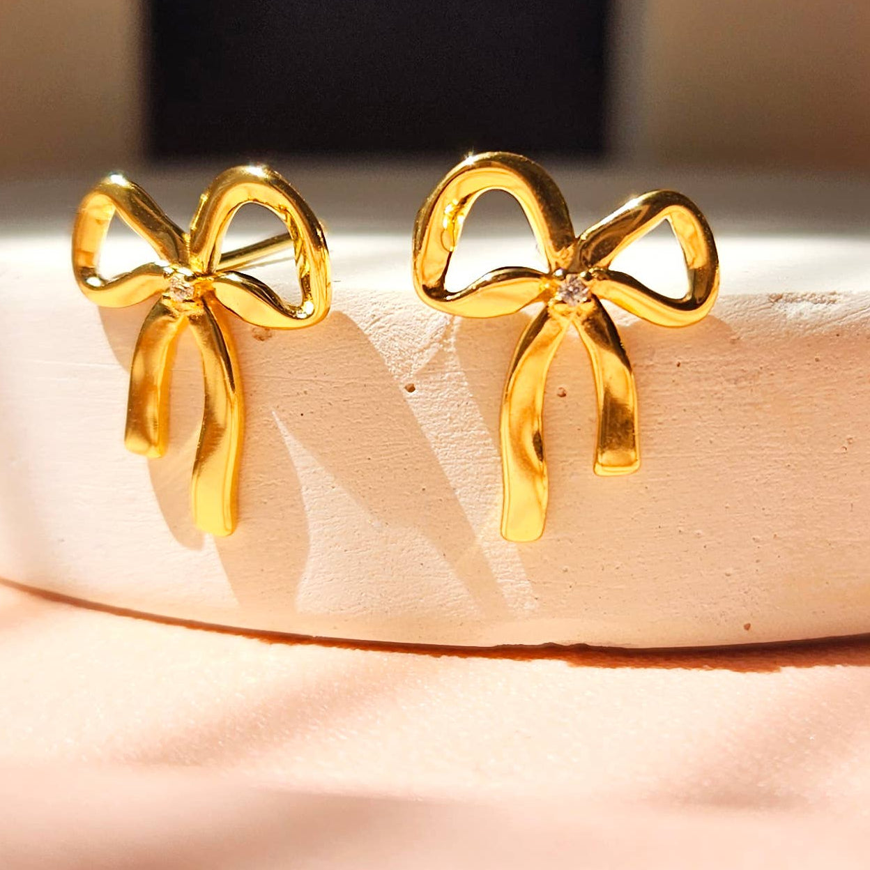 DAINTY BOW EARRINGS